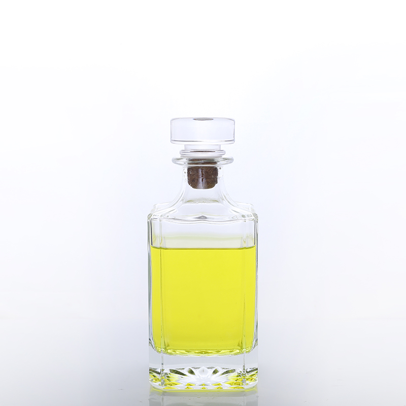 Recyclable Custom Clear Glass Liquor Bottle 700ml 750ml 500ml Gin Whiskey Vodka Liquor Spirit Bottle for Liquor Rum