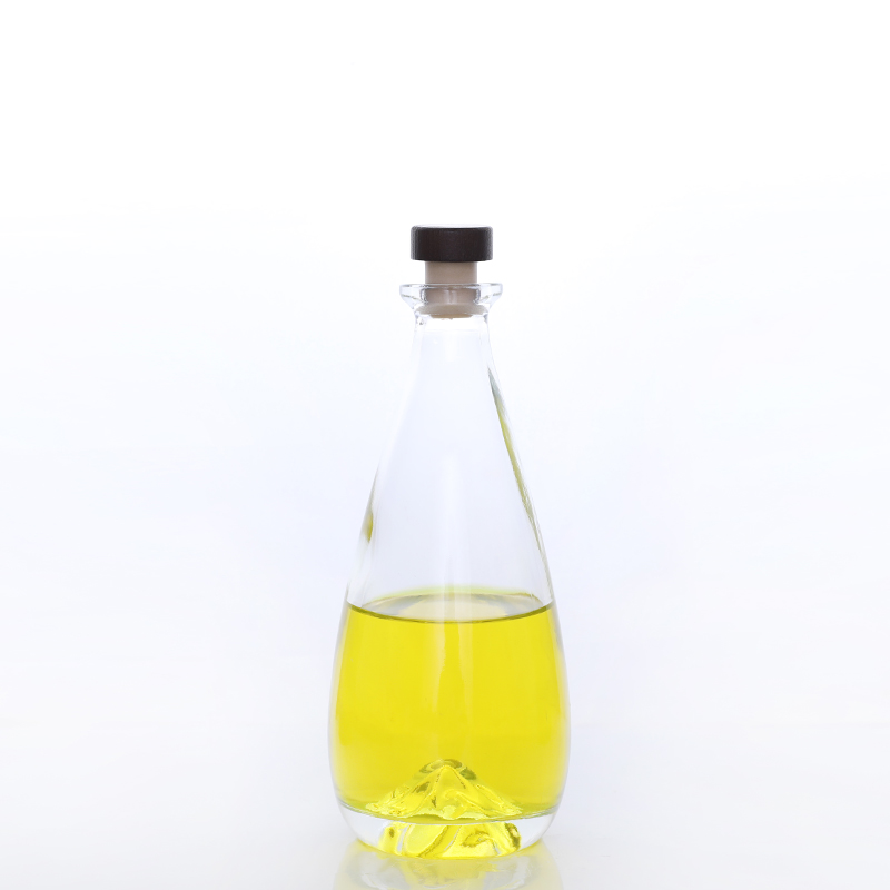 Recyclable 500ml 750ml Empty Glass Wine Bottle Whiskey Vodka Gin Beverages Glass Bottle With Cork Cap