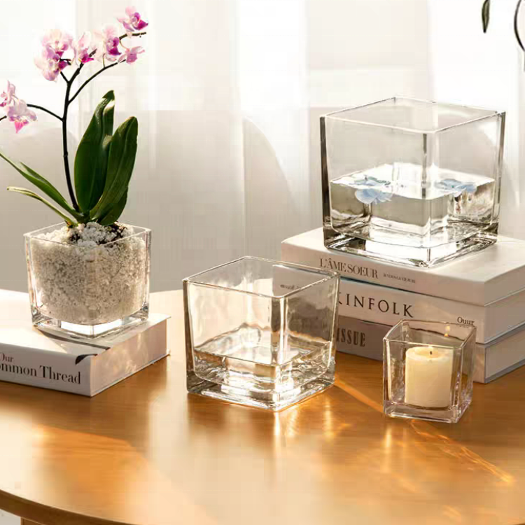 High Quality Multi-sized Tealight Candle Holders Diy Scented Candle Containers Empty Glass Quadrate Square Mini Candle Jar