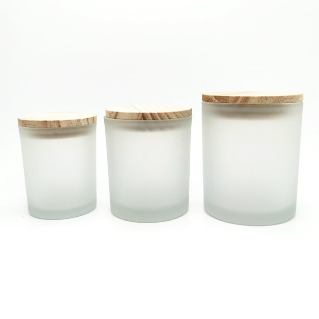 Wholesale Recyclable Multi-Color Frosted Luxury Glass Candle Holders Empty Glass Candle Jars With Lid