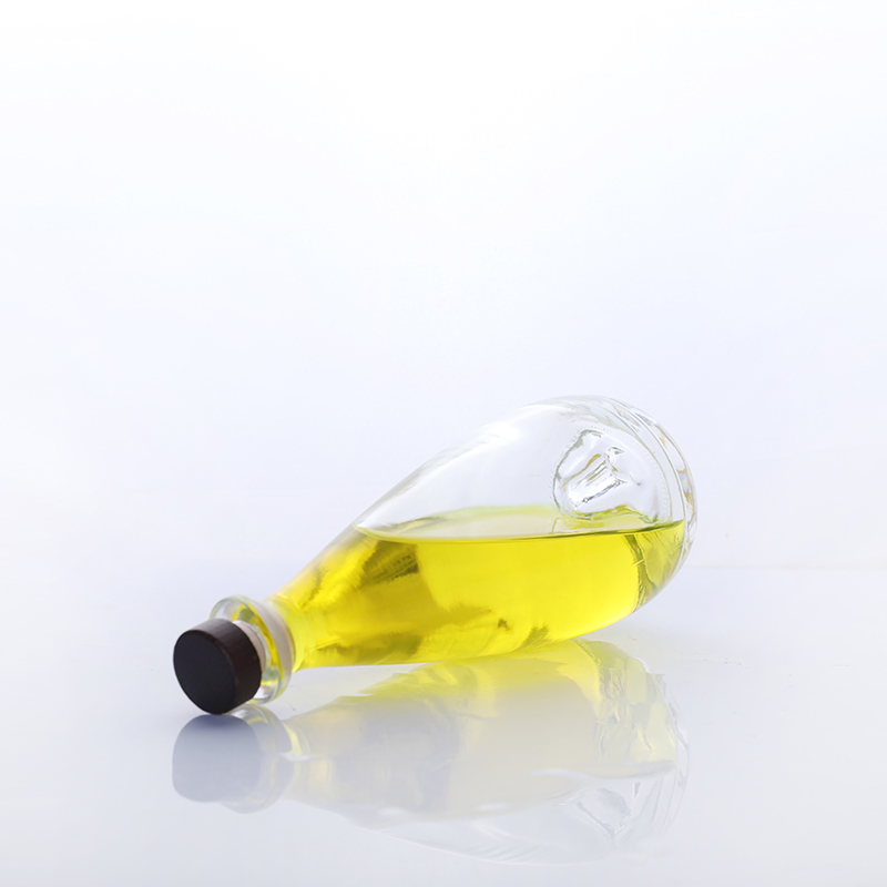 Recyclable 500ml 750ml Empty Glass Wine Bottle Whiskey Vodka Gin Beverages Glass Bottle With Cork Cap