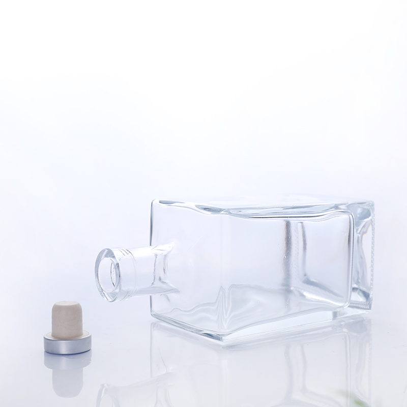 Recyclable Clear 500ml 700ml 750ml Spirits Vodka Gin Rum Liquor Whisky Alcoholic Beverage Glass Bottle