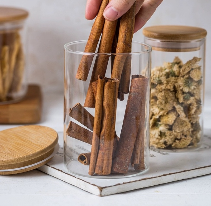 Wholesale Manufacturers High Borosilicate Glass Sealed Jars Bamboo Lid Tea Cans Transparent Glass Storage Candy Jars