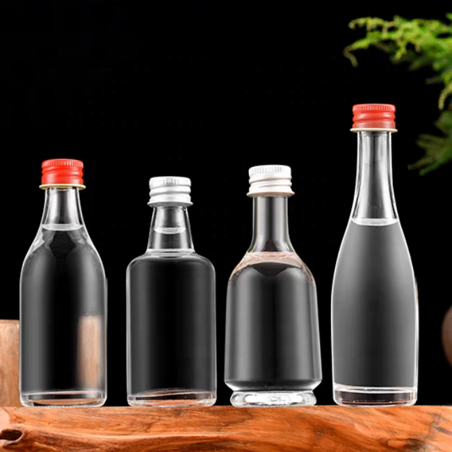 Wholesale 30ml 40ml 50ml 100ml Mini Miniature Juice Wine Spirit Liquor Glass Bottle for Whisky Vodka