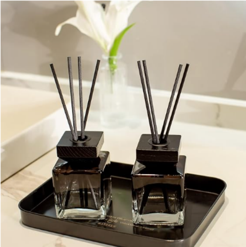 Square Luxury Black Amber Glass 500ml Large Reed Diffuser Bottle Fragrance Glass Bottle for Reed Diffuser With Wooden Lids