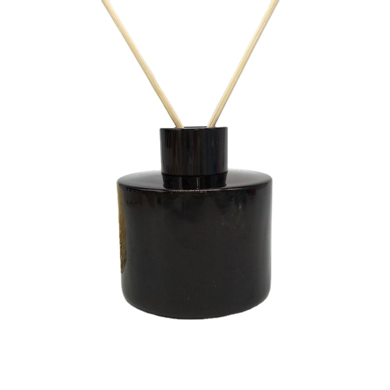 Decorative 200ml Aromatherapy Bottle With Cap Round Shaped Black Glass Reed Diffuser Car Room Diffuser Glass Bottle