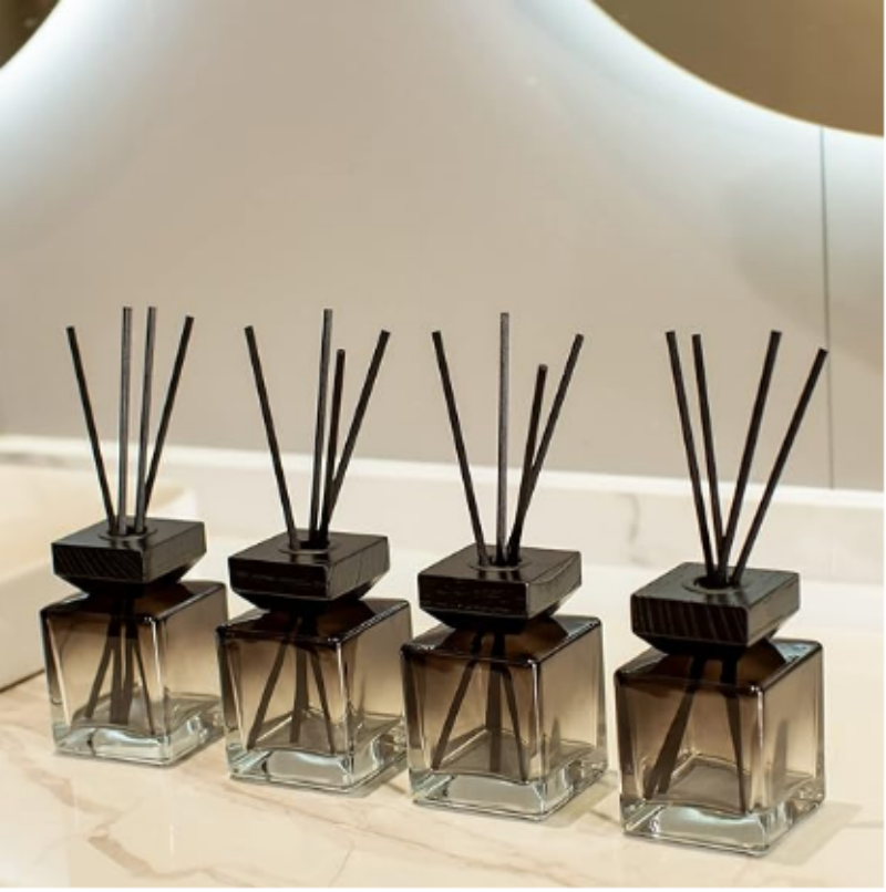 150ml Luxury Gift Air Freshener Home Fragrance Square Glass Reed Diffuser Bottle With Wooden Lid