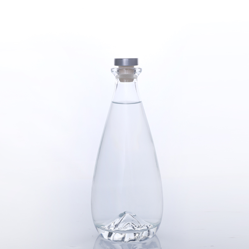 Recyclable 500ml 750ml Empty Glass Wine Bottle Whiskey Vodka Gin Beverages Glass Bottle With Cork Cap