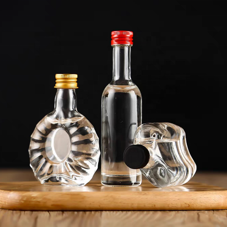 Wholesale 30ml 40ml 50ml 100ml Mini Miniature Juice Wine Spirit Liquor Glass Bottle for Whisky Vodka