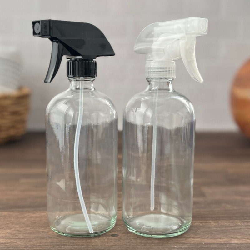 16oz Clear Boston Round Glass Spray Bottle 500ml With Colorful Silicone Sleeve Base for Bathroom Cleaning