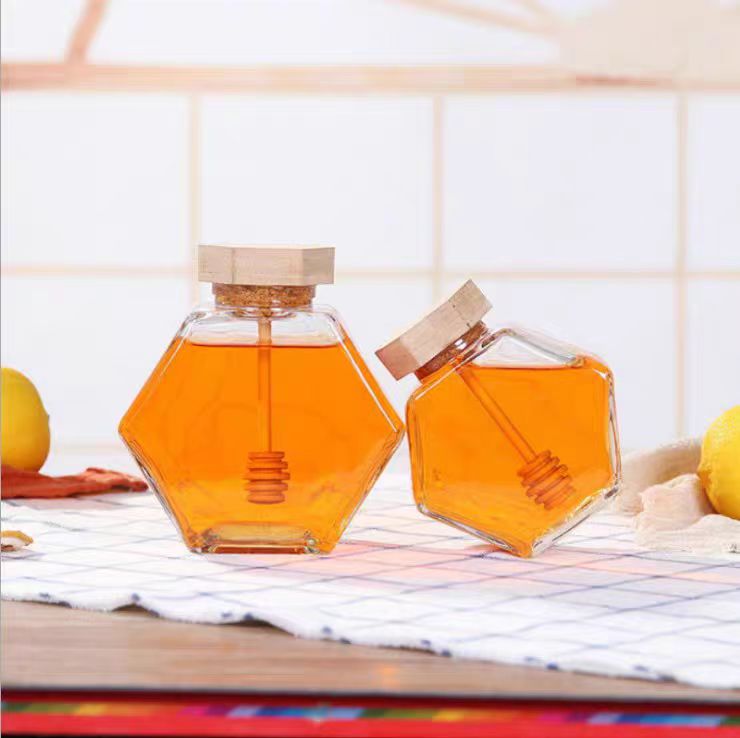 Recyclable Best Honey Bear Jar Glass Unique Honey Jar Packaging With Wooden Dipper Wholesale Hexagon Glass Jar for Honey