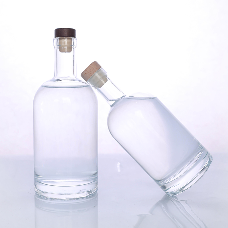 700ml 750ml Recyclable Nordic Empty Rum Whisky Vodka Spirit Glass Liquor Bottle With Cork for Liquor Whiskey 100ml 375ml 1L