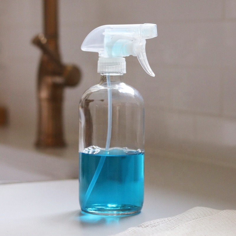 16oz Clear Boston Round Glass Spray Bottle 500ml With Colorful Silicone Sleeve Base for Bathroom Cleaning