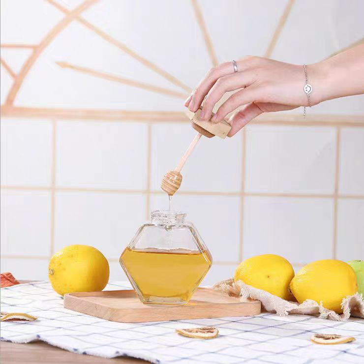 Recyclable Best Honey Bear Jar Glass Unique Honey Jar Packaging With Wooden Dipper Wholesale Hexagon Glass Jar for Honey