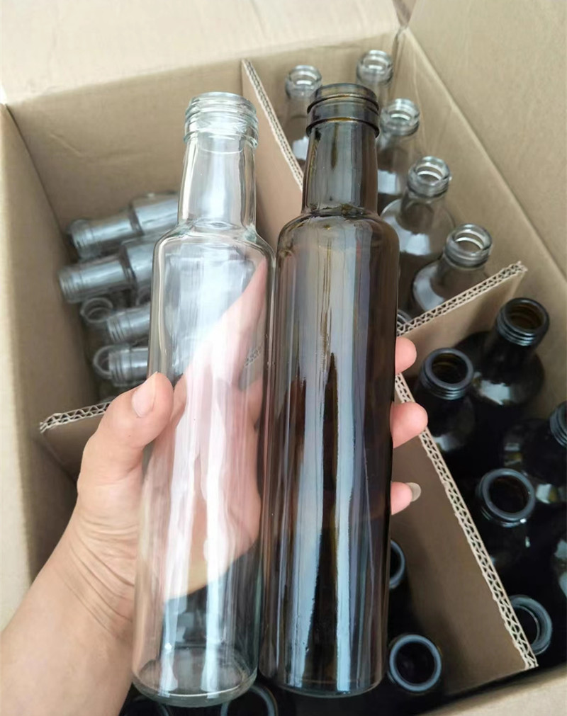 Screw Cap 250ml 17oz 500ml 750ml Transparent Empty Square Oil Cruet Glass Vinegar Olive Oil Dispenser Bottle