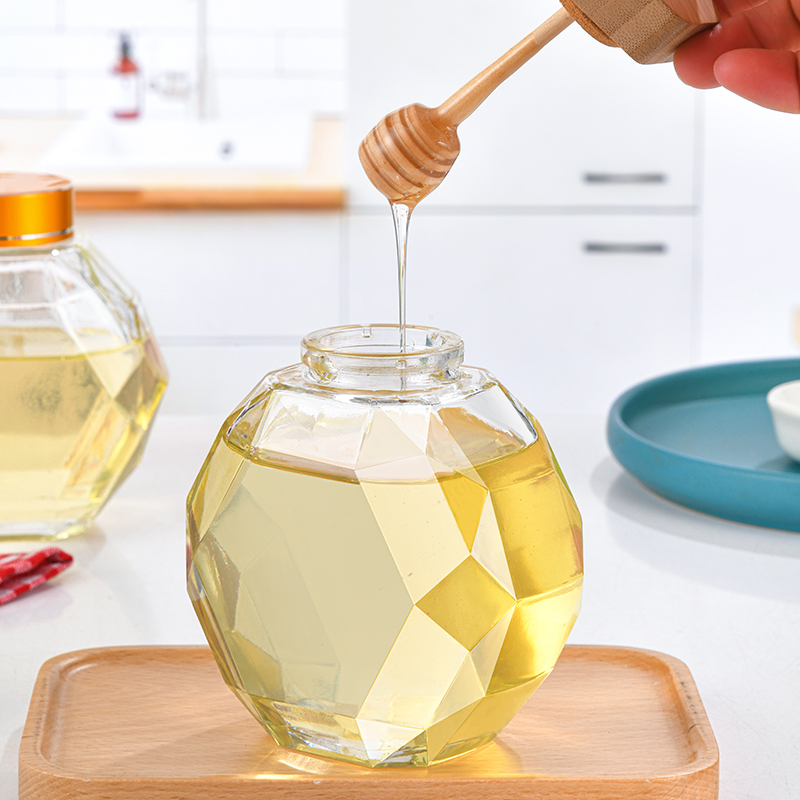 Wholesale Clear Honeycomb Glass Honey Jars 250g 500g 1000g Empty Honey Bottles With Wooden Lid Spoon Dipper for Food Industry