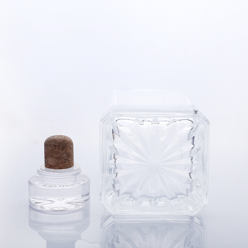 Recyclable Custom Clear Glass Liquor Bottle 700ml 750ml 500ml Gin Whiskey Vodka Liquor Spirit Bottle for Liquor Rum