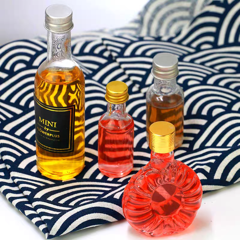 Wholesale 50ml Whiskey Crystal Glass Wine Bottle Small 50ml Bottles for Home Bar Decoration