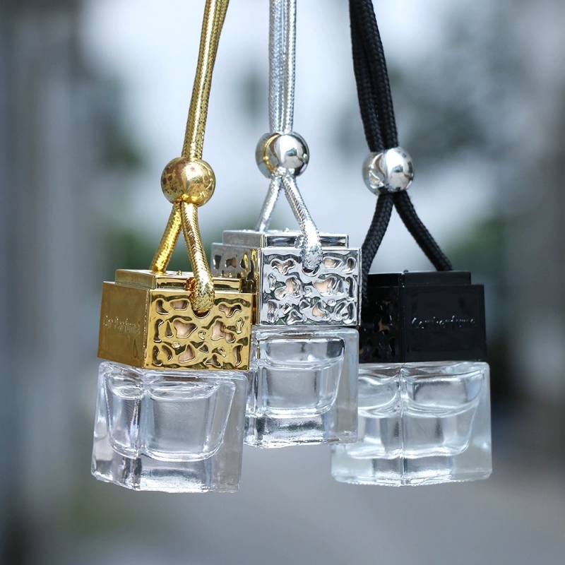 Essential Oil Diffuser Car Perfume Bottle Aromatherapy Car Air Freshener Promotional Gift Perfume Glass Bottle