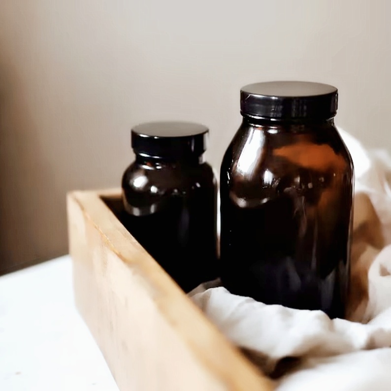 Unique Glass Pill Bottle for Packaging 150cc 500cc Color Gummy Vitamin Glass Frozen Bottle Healthcare Supplement Container