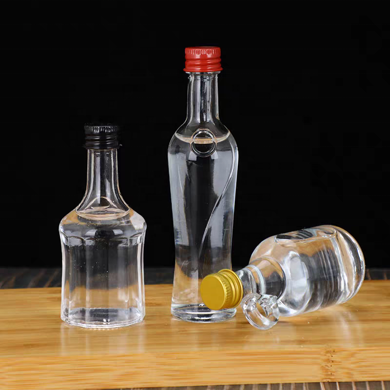 Hot Sale 50ml Mini Round Glass Bottle for Liquor Glass Vodka Wine Bottle 50ml Mini Spirit Bottle