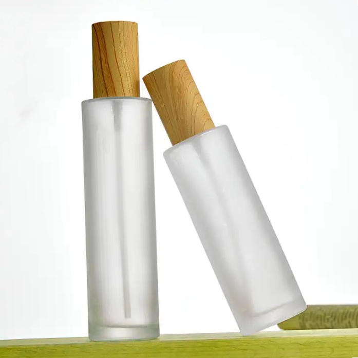 Unique Luxury Cream Foundation Lotion Pump Bottle Elegant Simplistic Thick Frosted White 20ml 30ml 50ml 120ml Elegant Simplistic